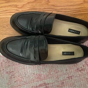 Nine West Black loafers!